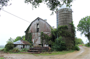 7153 County Road PD, a Astylistic Utilitarian Building barn, built in Verona, Wisconsin in 1920.
