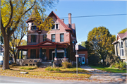 1102 SPAIGHT ST, a Queen Anne house, built in Madison, Wisconsin in 1901.