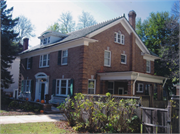 822 PARK, a Colonial Revival/Georgian Revival house, built in Beloit, Wisconsin in 1915.