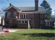 822 PARK, a Colonial Revival/Georgian Revival house, built in Beloit, Wisconsin in 1915.