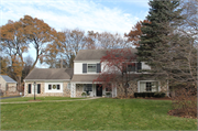 634 W ACACIA RD, a Colonial Revival/Georgian Revival house, built in Glendale, Wisconsin in 1942.