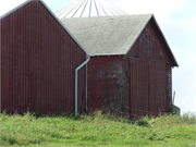1008 200TH AVE (US HWY 45), a Astylistic Utilitarian Building corn crib, built in Paris, Wisconsin in 1965.