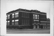 611 W MAIN ST 611 W MAIN ST, a Neoclassical/Beaux Arts school – elem/middle/jr high/high, built in Merrill, Wisconsin in 1925.