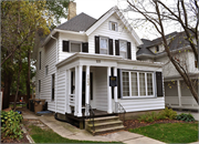 123 W GILMAN ST, a Queen Anne house, built in Madison, Wisconsin in 1886.