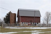 3528 BURKE RD, a Astylistic Utilitarian Building barn, built in Burke, Wisconsin in 1900.