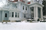3201 N LAKE DR, a Neoclassical/Beaux Arts house, built in Milwaukee, Wisconsin in 1906.