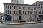 307 E WISCONSIN AVE (AKA 301-315 E WISCONSIN AVE), a Italianate large retail building, built in Milwaukee, Wisconsin in 1867.