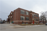 1417 13TH ST S, a Prairie School school – elem/middle/jr high/high, built in La Crosse, Wisconsin in 1909.