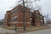 1417 13TH ST S, a Prairie School school – elem/middle/jr high/high, built in La Crosse, Wisconsin in 1909.