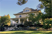 1937 ARLINGTON PL, a American Foursquare house, built in Madison, Wisconsin in 1902.