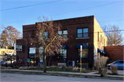 2425 ATWOOD AVE, a Commercial Vernacular lodging-hotel, built in Madison, Wisconsin in 1917.