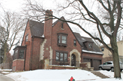 8141 BROOKSIDE PL 8141 BROOKSIDE PL, a English Revival Styles house, built in Wauwatosa, Wisconsin in 1929.
