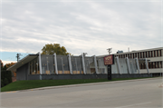 10707 W CAPITOL DR, a Contemporary restaurant/supper club, built in Wauwatosa, Wisconsin in 1960.