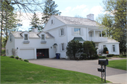 1215 HIGHLAND PARK BLVD, a Colonial Revival/Georgian Revival house, built in Wausau, Wisconsin in 1942.