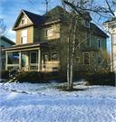 132 W MAIN ST, a Queen Anne house, built in Evansville, Wisconsin in 1900.