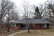 800 E ST FRANCIS RD, a Ranch house, built in De Pere, Wisconsin in 1955.