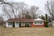 803 W ST FRANCIS RD 803 W ST FRANCIS RD, a Ranch house, built in De Pere, Wisconsin in 1955.