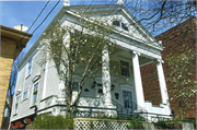 1012 E PLEASANT ST, a Neoclassical/Beaux Arts house, built in Milwaukee, Wisconsin in 1901.