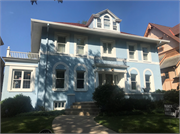 2665 N LAKE DR 2665 N LAKE DR, a American Foursquare house, built in Milwaukee, Wisconsin in 1915.