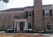 2010-2020 N LAKE DR (2104 E LAFAYETTE PL), a Colonial Revival/Georgian Revival duplex, built in Milwaukee, Wisconsin in 1937.