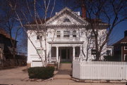 844 PROSPECT PL, a Colonial Revival/Georgian Revival house, built in Madison, Wisconsin in 1901.