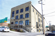 422 N 15TH ST, a Astylistic Utilitarian Building industrial building, built in Milwaukee, Wisconsin in 1901.