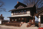 818 PROSPECT PL, a Prairie School house, built in Madison, Wisconsin in 1909.