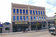 531 N MAIN ST, a Commercial Vernacular retail building, built in Oshkosh, Wisconsin in 1900.
