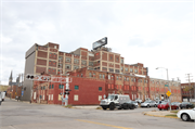 1215 W ST PAUL AVE, a Other Vernacular industrial bldg/manufacturing facility, built in Milwaukee, Wisconsin in 1893.