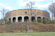 927 N Taylor Dr (SE corner of Taylor Dr and Kohler Memorial Dr), a Astylistic Utilitarian Building public utility/power plant/sewage/water, built in Sheboygan, Wisconsin in 1933.