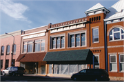 111 W NORTH WATER ST, a Commercial Vernacular large retail building, built in New London, Wisconsin in 1913.