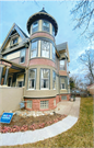 2832 N SUMMIT AVE, a Queen Anne house, built in Milwaukee, Wisconsin in 1895.