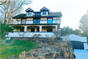 2021 CHAMBERLAIN AVE, a Prairie School house, built in Madison, Wisconsin in 1907.