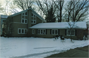 525 W ACACIA RD, a Arts and Crafts house, built in Glendale, Wisconsin in 1903.