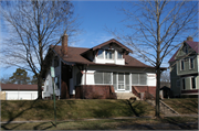 2007 MAIN ST, a Bungalow house, built in La Crosse, Wisconsin in 1916.