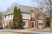 3533 N Lake Dr, a English Revival Styles house, built in Shorewood, Wisconsin in 1929.