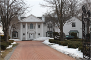 3550 N Lake Dr, a Neoclassical/Beaux Arts house, built in Shorewood, Wisconsin in 1948.