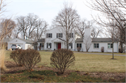 3850 N Lake Dr, a Colonial Revival/Georgian Revival house, built in Shorewood, Wisconsin in 1954.