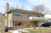 4145 N Lake Dr, a Contemporary house, built in Shorewood, Wisconsin in 1955.