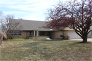 4130 N Lake Dr, a Ranch house, built in Shorewood, Wisconsin in 1954.