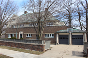 4200 N Lake Dr, a Arts and Crafts house, built in Shorewood, Wisconsin in 1918.