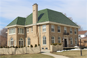 4303 N Lake Dr, a Spanish/Mediterranean Styles house, built in Shorewood, Wisconsin in 1924.