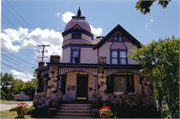 501 DUNBAR AVE, a Queen Anne house, built in Waukesha, Wisconsin in 1891.