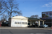 1131 S 3RD ST, a Astylistic Utilitarian Building gas station/service station, built in La Crosse, Wisconsin in .
