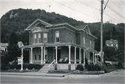 1111 S MAIN ST, a Italianate house, built in Alma, Wisconsin in 1866.