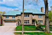 2716 E NEWBERRY BLVD, a Colonial Revival/Georgian Revival house, built in Milwaukee, Wisconsin in 1923.