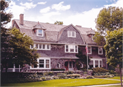 433 E WISCONSIN AVE, a Shingle Style house, built in Neenah, Wisconsin in 1904.