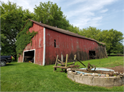 3859 Vilas Rd 3859 Vilas Rd, a Astylistic Utilitarian Building barn-tobacco, built in Cottage Grove, Wisconsin in 1946.