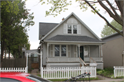 1412 S CHESTNUT AVE, a Front Gabled house, built in Green Bay, Wisconsin in 1913.