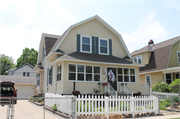 827 W OREGON ST 827 W OREGON ST, a Dutch Colonial Revival house, built in Green Bay, Wisconsin in 1909.